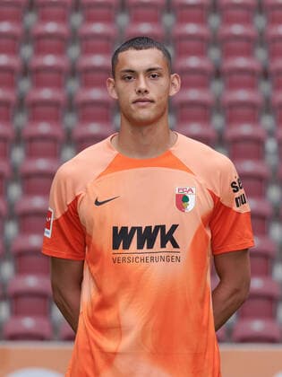 Daniel Klein Goalkeeper FC Augsburg 1 BL, Porträttermin 2022 2023,