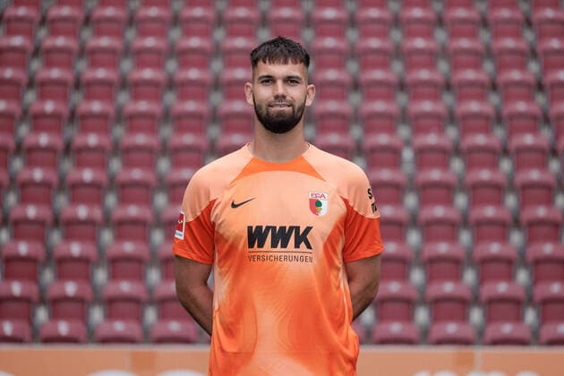 Tomas Koubek Goalkeeper FC Augsburg 1 BL, Porträttermin 2022 2023,