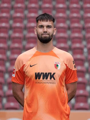 Tomas Koubek Goalkeeper FC Augsburg 1 BL, Porträttermin 2022 2023,