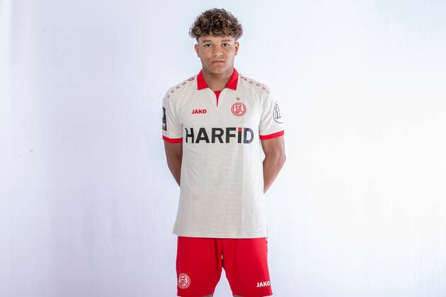 Lawrence Ennali Rot Weiss Essen 3 Liga Porträttermin 2022 2023