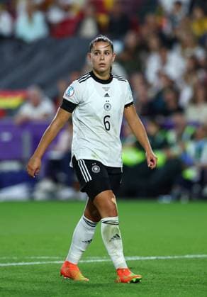 London, England, 21st July 2022. Lena Oberdorf of Germany during the UEFA Women s European Championship, EM, Europameisterschaft 2022 match at Brentford Community Stadium, London. Picture credit should read: David Klein Sportimage EDITORIAL USE ONLY. No use with unauthorised audio, video, data, fixture lists, club league logos or live services. Online in-match use limited to 120 images, no video emulation. No use in betting, games or single club league player publications. SPI-1766-0099