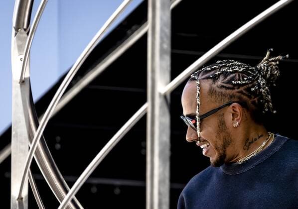 LE CASTELLET Lewis Hamilton Mercedes prior to practice 1 leading up to the F1 Grand Prix of France at Circuit Paul Ricard on July 21, 2022 in Le Castellet, France REMKO DE WAAL F1 Grand Prix of France Practice 2022 xVIxANPxSportx xxANPxIVx 452143572 originalFilename: 452143572.jpg