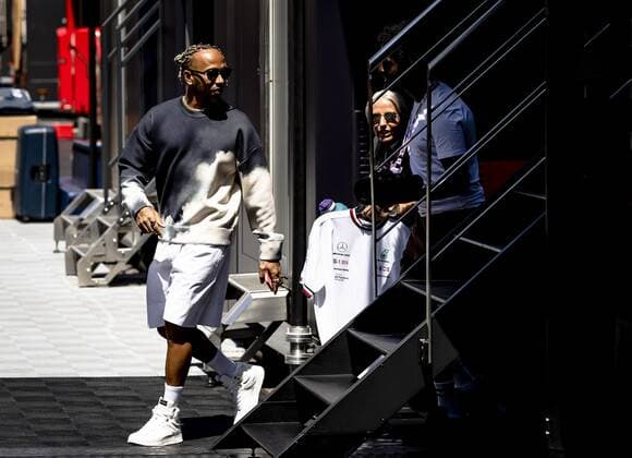 LE CASTELLET Lewis Hamilton Mercedes prior to practice 1 leading up to the F1 Grand Prix of France at Circuit Paul Ricard on July 21, 2022 in Le Castellet, France REMKO DE WAAL F1 Grand Prix of France Practice 2022 xVIxANPxSportx xxANPxIVx 452143581 originalFilename: 452143581.jpg