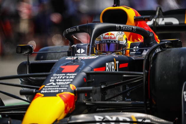 01 VERSTAPPEN Max (nld), Red Bull Racing RB18, action during the Formula 1 Lenovo Grand Prix de France, French Grand Prix 2022, 12th round of the 2022 FIA Formula One World Championship, WM, Weltmeisterschaft from July 22 to 24, 2022 on the Circuit Paul Ricard, in Le Castellet, France - F1 - FRENCH GRAND PRIX 2022 DPPI Panoramic  _V2_5467