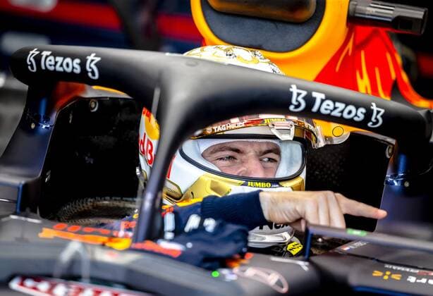 LE CASTELLET Max Verstappen Oracle Red Bull Racing during practice 1 leading up to the F1 Grand Prix of France at Circuit Paul Ricard on July 21, 2022 in Le Castellet, France REMKO DE WAAL F1 Grand Prix of France Practice 2022 xVIxANPxSportx xxANPxIVx 452151435 originalFilename: 452151435.jpg
