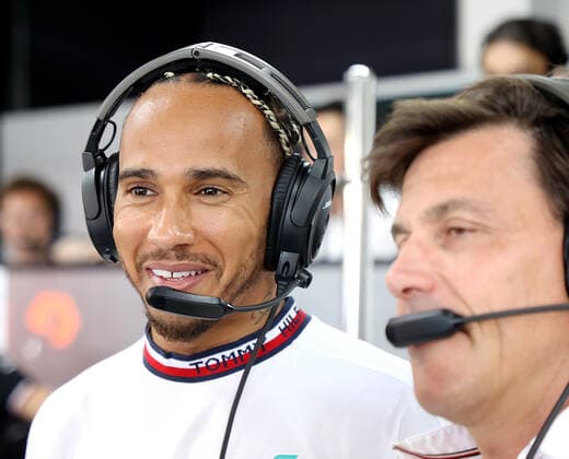 FORMULA 1 LENOVO GRAND PRIX DE FRANCE 2021 22 07 2022, Circuit Paul Ricard, Le Castellet, FORMULA 1 LENOVO GRAND PRIX DE FRANCE 2021 , in picture Lewis Hamilton GBR , Mercedes AMG Petronas Formula One Team and Team Principal and Managing Director Toto Wolff Mercedes AMG Petronas F1 Team sitting at the command post watching Nyck de Vries NEL , Mercedes AMG Petronas Formula One Team at work nordphotoxGmbHx xBratic nph00250