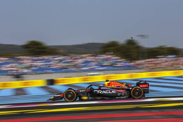 01 VERSTAPPEN Max (nld), Red Bull Racing RB18, action during the Formula 1 Lenovo Grand Prix de France, French Grand Prix 2022, 12th round of the 2022 FIA Formula One World Championship, WM, Weltmeisterschaft from July 22 to 24, 2022 on the Circuit Paul Ricard, in Le Castellet, France - F1 - FRENCH GRAND PRIX 2022 DPPI Panoramic  AV6_1500