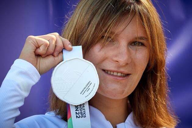 2022.07.22, Eugene Mistrzostwa Swiata w Lekkoatletyce Oregon 2022 Chod na 35 km kobiet, final n z Katarzyna Zdzieblo, ceremonia medalowa Fot Rafal Oleksiewicz PressFocus 2022.07.22, Eugene World Athletic Championships Oregon 2022 WomenÕs 35 km race walk, final (POL) Katarzyna Zdzieblo, medal ceremony Credit Rafal Oleksiewicz PressFocus NEWSPIX.PL --- Newspix.pl  20220722RO_16594286