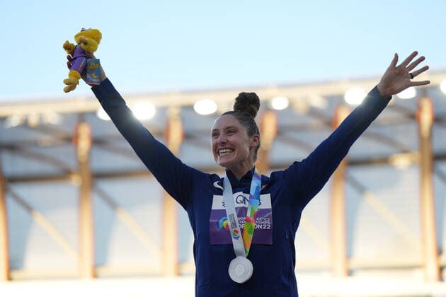 (220723) -- EUGENE, July 23, 2022 -- Silver medalist Kara Winger of the United States celebrates during the awarding ceremony of women s javelin throw at the World Athletics Championships Oregon22 in Eugene, Oregon, the United States, July 22, 2022. ) (SP)U.S.-EUGENE-ATHLETICS-WORLD CHAMPIONSHIPS-WOMEN S JAVELIN THROW-AWARDING CEREMONY WangxYing 