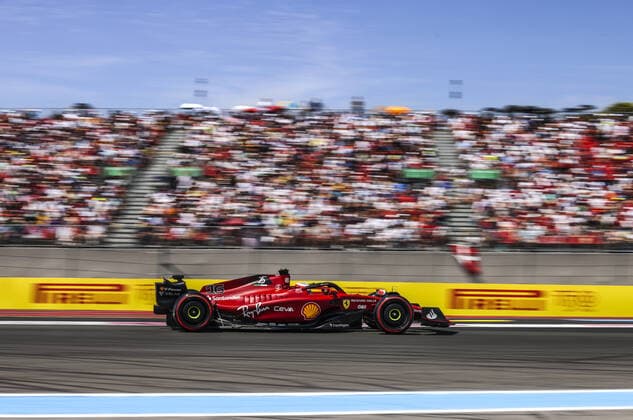 16 LECLERC Charles (mco), Scuderia Ferrari F1-75, action during the Formula 1 Lenovo Grand Prix de France, French Grand Prix 2022, 12th round of the 2022 FIA Formula One World Championship, WM, Weltmeisterschaft from July 22 to 24, 2022 on the Circuit Paul Ricard, in Le Castellet, France - F1 - FRENCH GRAND PRIX 2022 DPPI Panoramic  5MDM9637