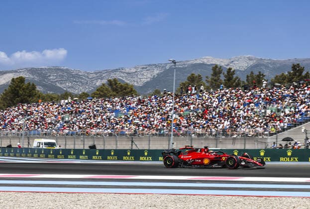16 LECLERC Charles (mco), Scuderia Ferrari F1-75, action during the Formula 1 Lenovo Grand Prix de France, French Grand Prix 2022, 12th round of the 2022 FIA Formula One World Championship, WM, Weltmeisterschaft from July 22 to 24, 2022 on the Circuit Paul Ricard, in Le Castellet, France - F1 - FRENCH GRAND PRIX 2022 DPPI Panoramic  5MDM9704