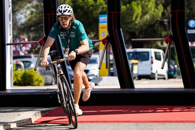 July 24, 2022, Le Castellet, Mezzolombardo, France: SEBASTIAN VETTEL of Germany and Aston Martin F1 Team arrives in the paddock before the 2022 FIA Formula 1 French Grand Prix at Circuit Paul Ricard in Le Castellet, France. Le Castellet France - ZUMAf150 20220724_zsp_f150_003 Copyright: xDaisyxFacinellix