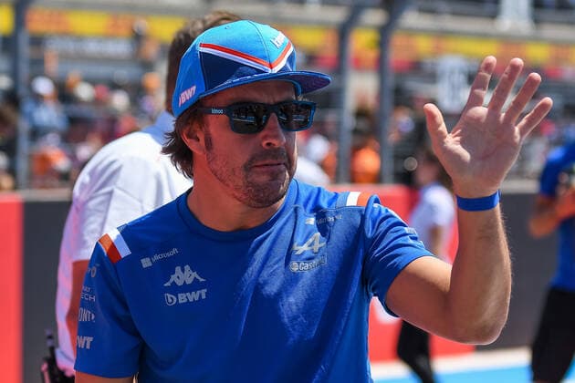 Fernando Alonso BWT Alpine F1 Team 14 at the drivers parade, French Grand Prix 2022, Motorsport, Formula 1, 24 07 2022, French Grand Prix 2022, Motorsport, Formula 1, 24 07 2022 Le Castellet Copyright: xEibner-Pressefotox EP_FSU