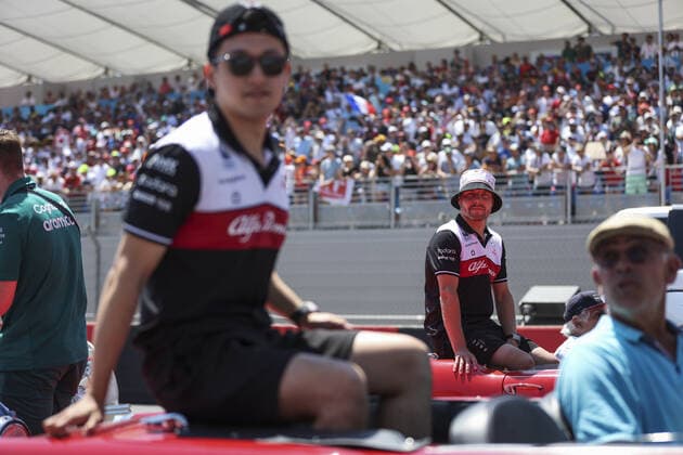BOTTAS Valtteri (fin), Alfa Romeo F1 Team ORLEN C42, portrait drivers parade during the Formula 1 Lenovo Grand Prix de France, French Grand Prix 2022, 12th round of the 2022 FIA Formula One World Championship, WM, Weltmeisterschaft from July 22 to 24, 2022 on the Circuit Paul Ricard, in Le Castellet, France - F1 - FRENCH GRAND PRIX 2022 - RACE DPPI Panoramic  00122029_AV6_3355
