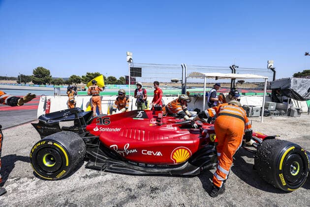 16 LECLERC Charles (mco), Scuderia Ferrari F1-75, crash, accident, during the Formula 1 Lenovo Grand Prix de France, French Grand Prix 2022, 12th round of the 2022 FIA Formula One World Championship, WM, Weltmeisterschaft from July 22 to 24, 2022 on the Circuit Paul Ricard, in Le Castellet, France - F1 - FRENCH GRAND PRIX 2022 - RACE DPPI Panoramic  5MDM0205