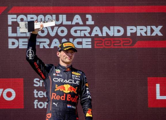 LE CASTELLET Max Verstappen Oracle Red Bull Racing on the podium after winning the F1 Grand Prix of France at Circuit Paul Ricard on July 24, 2022 in Le Castellet, France REMKO DE WAAL F1 Grand Prix of France Race 2022 xVIxANPxSportx xxANPxIVx 452243817 originalFilename: 452243817.jpg