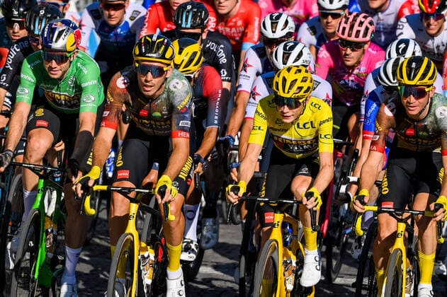 Belgian Wout Van Aert of Team Jumbo-Visma and Danish Jonas Vingegaard of Jumbo-Visma pictured in action during stage 21, the final stage of the Tour de France cycling race, from Paris la Defense Arena to Paris Champs-Elysees, France, on Sunday 24 July 2022. This year s Tour de France takes place from 01 to 24 July 2022. - UK OUT DAVIDxSTOCKMAN  x37786578x