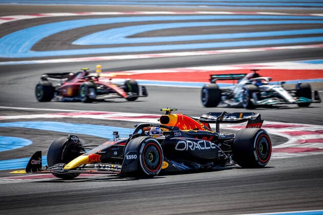 11 PEREZ Sergio (mex), Red Bull Racing RB18, action during the Formula 1 Lenovo Grand Prix de France, French Grand Prix 2022, 12th round of the 2022 FIA Formula One World Championship, WM, Weltmeisterschaft from July 22 to 24, 2022 on the Circuit Paul Ricard, in Le Castellet, France - F1 - FRENCH GRAND PRIX 2022 - RACE DPPI Panoramic  0012202907241