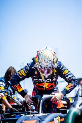 VERSTAPPEN Max (ned), Red Bull Racing RB18, portrait starting grid, grille de depart, during the Formula 1 Lenovo Grand Prix de France, French Grand Prix 2022, 12th round of the 2022 FIA Formula One World Championship, WM, Weltmeisterschaft from July 22 to 24, 2022 on the Circuit Paul Ricard, in Le Castellet, France - F1 - FRENCH GRAND PRIX 2022 - RACE DPPI Panoramic 00122029_GH_6069