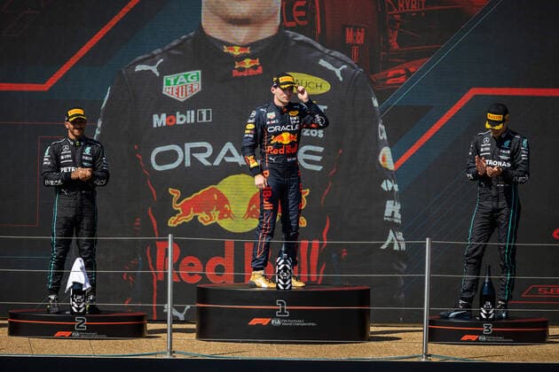 VERSTAPPEN Max (ned), Red Bull Racing RB18, portrait HAMILTON Lewis (gbr), Mercedes AMG F1 Team W13, portrait RUSSELL George (gbr), Mercedes AMG F1 Team W13, portrait podium during the Formula 1 Lenovo Grand Prix de France, French Grand Prix 2022, 12th round of the 2022 FIA Formula One World Championship, WM, Weltmeisterschaft from July 22 to 24, 2022 on the Circuit Paul Ricard, in Le Castellet, France - F1 - FRENCH GRAND PRIX 2022 - RACE DPPI Panoramic 00122029_GH_6920