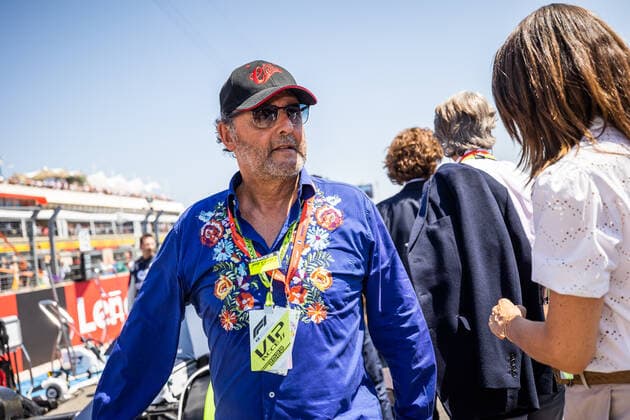 Jean RENO, french actor, portrait starting grid, grille de depart, during the Formula 1 Lenovo Grand Prix de France, French Grand Prix 2022, 12th round of the 2022 FIA Formula One World Championship, WM, Weltmeisterschaft from July 22 to 24, 2022 on the Circuit Paul Ricard, in Le Castellet, France - F1 - FRENCH GRAND PRIX 2022 - RACE DPPI Panoramic  00122029_GH_7104