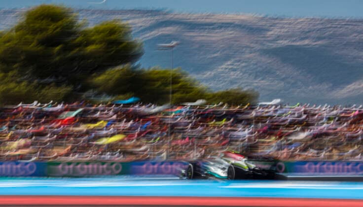 44 HAMILTON Lewis (gbr), Mercedes AMG F1 Team W13, actionduring the Formula 1 Lenovo Grand Prix de France, French Grand Prix 2022, 12th round of the 2022 FIA Formula One World Championship, WM, Weltmeisterschaft from July 22 to 24, 2022 on the Circuit Paul Ricard, in Le Castellet, France - F1 - FRENCH GRAND PRIX 2022 - RACE DPPI Panoramic  00122029_3MDM7589