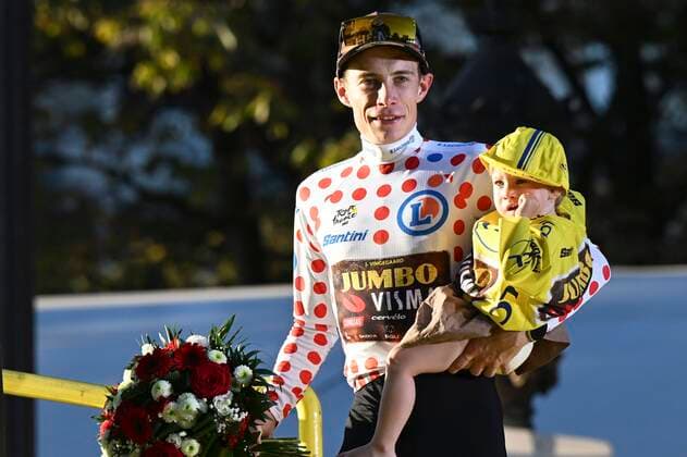 PARIS CHAMPS-ELYSEES, FRANCE - JULY 24 : Vingegaard Jonas (DEN) of Team Jumbo-Visma polka dot jersey during stage 21 of the 109th edition of the 2022 Tour de France cycling race, a stage of 112 kms with start in Paris La Defense Arena and finish in Paris Champs-Elysees on July 24, 2022 in Paris Champs-Elysees, France, 24 07 2022 ( Motordriver Kenny Verfaillie - Tour de France 2022 - Stage 21 PhotoNews Panoramic 