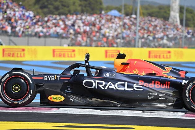 01 VERSTAPPEN Max (nld), Red Bull Racing RB18, action during the Formula 1 Lenovo Grand Prix de France, French Grand Prix 2022, 12th round of the 2022 FIA Formula One World Championship, WM, Weltmeisterschaft from July 22 to 24, 2022 on the Circuit Paul Ricard, in Le Castellet, France - F1 - FRENCH GRAND PRIX 2022 - RACE DPPI Panoramic  240722-FRA-4061-DPPI
