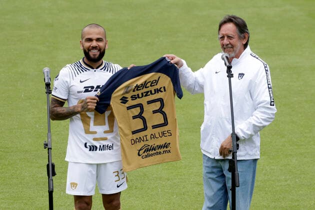 Football, Mexico, UNAM Pumas present new signing Dani Alves