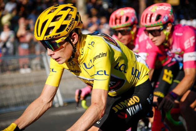 Paris 24 07 2022 Le Tour de France 2022, Paris la Defense Arena Paris Champs Elysee v ,l , Jonas Vingegaard Jumbo Visma in the middle of the peloton Copyright: AntonioxBorga