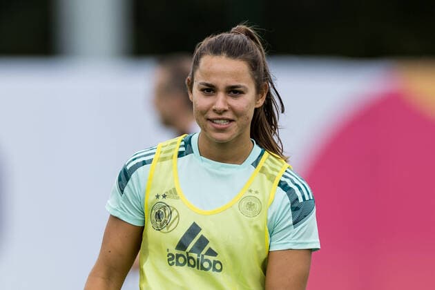 UEFA WOMENS EURO ENGLAND 2022 Training Germany 25 07 2022 Lena Oberdorf Germany, 6 UEFA WOMENS EURO ENGLAND 2022 Training Germany Grasshoppers Rugby Football Club, London, 25 07 2022 Copyright: xBEAUTIFULxSPORTS Wunderlx