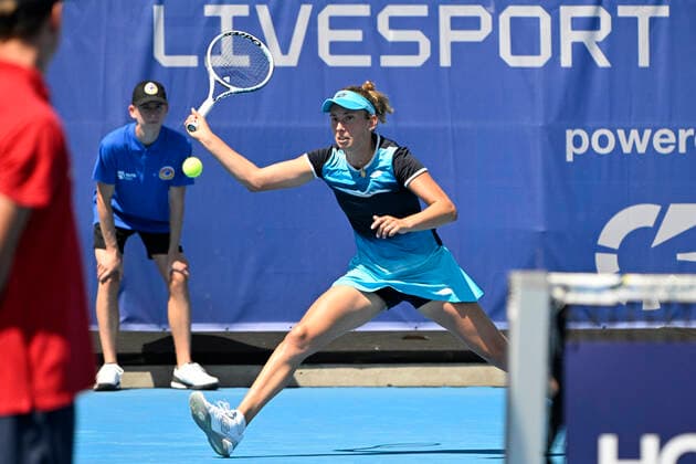 Elise Mertens (BEL) plays in the Livesport Prague Open WTA, Tennis Damen women’s tennis tournament match against Magda Linette (POL) in Prague, Czech Republic, July 25, 2022. (CTKxPhoto MichalxKamaryt) CTKPhotoP2022072504659  kmt