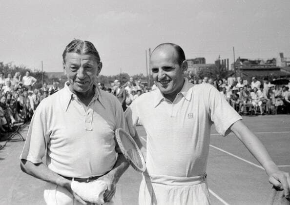 Roman Najuch und Hans Nüsslein in Berlin Roman Najuch und Hans Nüsslein nach einem Tennismatch in Berlin, Deutschland 1947., Berlin Copyright: Kindermann UnitedArchivesKIN_7401000364