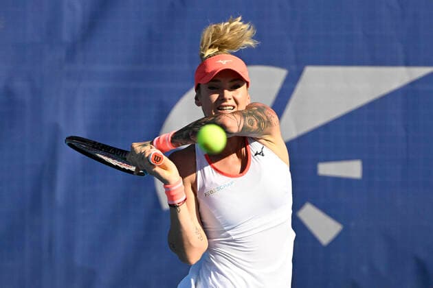 Czech Tereza Martincova plays in the Livesport Prague Open WTA, Tennis Damen women’s tennis tournament match against Chloe Paquet of France in Prague, Czech Republic, July 25, 2022. (CTKxPhoto MichalxKamaryt) CTKPhotoP2022072506145  kmt