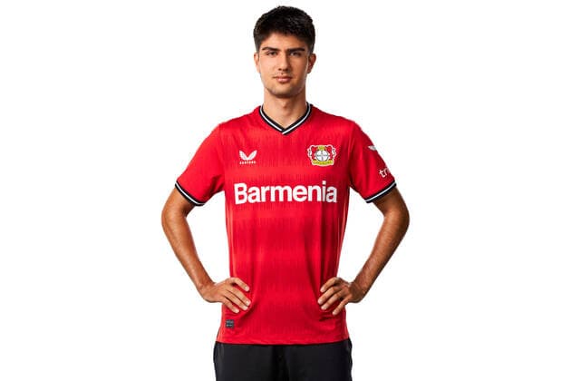 Zidan Sertdemir Bayer 04 Leverkusen 1 BL, Porträttermin 2022 2023,