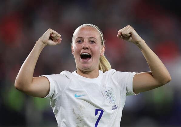 Football - 2022 UEFA Womens European Championship, EM, Europameisterschaft Finals - Semi-Finals - England vs Sweden - Bramall Lane, Sheffield - Tuesday 26th July 2022 Beth Mead of England celebrates at full time after reading the final of Euro 2022 
