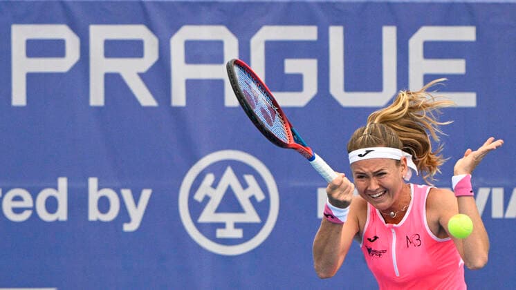 Marie Bouzkova (Czech) in action against Dominika Salkova (Czech) during the Livesport Prague Open WTA, Tennis Damen women’s tennis tournament match in Prague, Czech Republic, on July 27, 2022. (CTKxPhoto MichalxKamaryt) CTKPhotoP2022072705168  kmt