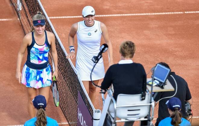 2022.07.27 Warszawa Tenis Mecz: Iga Swiatek - Magdalena Frech WTA250 BNP Paribas Poland Open N z Magdalena Frech Iga Swiatek Foto Lukasz Sobala PressFocus 2022.07.27 Warsaw Tennis Match: Iga Swiatek - Magdalena Frech Magdalena Frech Iga Swiatek Credit: Lukasz Sobala PressFocus NEWSPIX.PL --- Newspix.pl POLAND OUT!  20220727PF_LS250