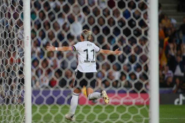 Milton Keynes, England, July 27th 2022: Alexandra Popp (11 Germany) goal celebration during the UEFA Womens Euro 2022 semi final football match between Germany and France at Stadium MK in Milton Keynes, England. (Pedro Soares SheKicks SPP) Copyright: xPedroxSoares SheKicksx xSPPx spp-en-PeSo-Germany v France-9
