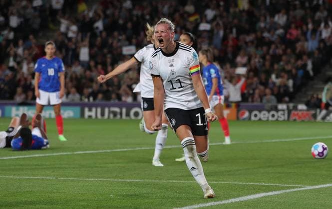 Milton Keynes, England, 27th July 2022. Alexandra Popp of Germany celebrates after she scores to make it 2-1 during the UEFA Women s European Championship, EM, Europameisterschaft 2022 match at stadium:mk, Milton Keynes. Picture credit should read: Paul Terry Sportimage EDITORIAL USE ONLY. No use with unauthorised audio, video, data, fixture lists, club league logos or live services. Online in-match use limited to 120 images, no video emulation. No use in betting, games or single club league player publications. SPI-1770-0039