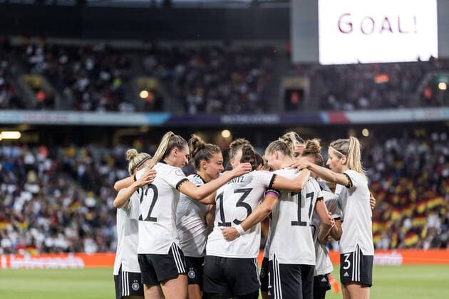 UEFA WOMENS EURO ENGLAND 2022 Germany France 27 07 2022 Cheers for 1 0 by Alexandra Popp Germany, 11 UEFA WOMENS EURO ENGLAND 2022 Germany France Stadium MK, Milton Keynes, 27 07 2022 Copyright: xBEAUTIFULxSPORTS Wunderlx