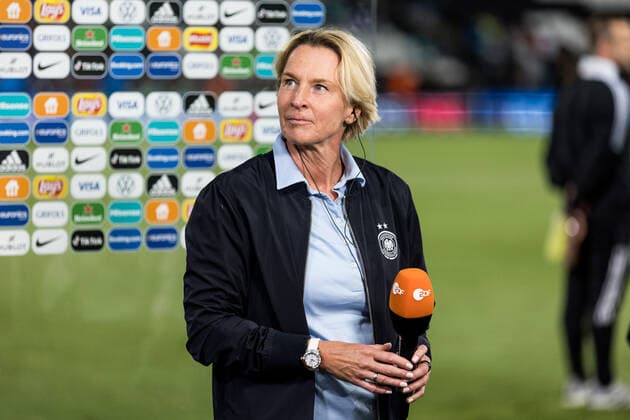 UEFA WOMENS EURO ENGLAND 2022 Germany France 27 07 2022 Martina Voss Tecklenburg coach Germany on ZDF interview UEFA WOMENS EURO ENGLAND 2022 Germany France Stadium MK, Milton Keynes, 27 07 2022 Copyright: xBEAUTIFULxSPORTS Wunderlx