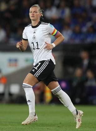 Milton Keynes, England, 27th July 2022. Alexandra Popp of Germany during the UEFA Women s European Championship, EM, Europameisterschaft 2022 match at stadium:mk, Milton Keynes. Picture credit should read: Paul Terry Sportimage EDITORIAL USE ONLY. No use with unauthorised audio, video, data, fixture lists, club league logos or live services. Online in-match use limited to 120 images, no video emulation. No use in betting, games or single club league player publications. SPI-1770-0115