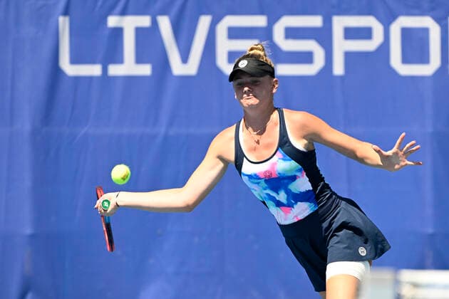 Lucie Havlickova of Cech Republic returns the ball to Anett Kontaveit of Estonia during the Livesport Prague Open WTA, Tennis Damen women’s tennis tournament match in Prague, Czech Republic, July 28, 2022. (CTKxPhoto MichalxKamaryt) CTKPhotoP2022072804533  kmt