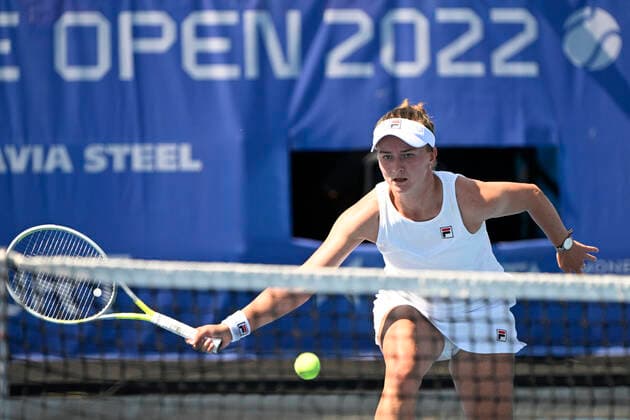 Czech Barbora Krejcikova plays against Nao Hibino of Japan during the Livesport Prague Open WTA, Tennis Damen women’s tennis tournament, round of 16 match in Prague, Czech Republic, July 28, 2022. (CTKxPhoto MichalxKamaryt) CTKPhotoP2022072805634  kmt