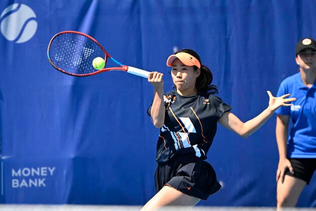 Nao Hibino of Japan plays against Czech Barbora Krejcikova during the Livesport Prague Open WTA, Tennis Damen women’s tennis tournament, round of 16 match in Prague, Czech Republic, July 28, 2022. (CTKxPhoto MichalxKamaryt) CTKPhotoP2022072805919  kmt