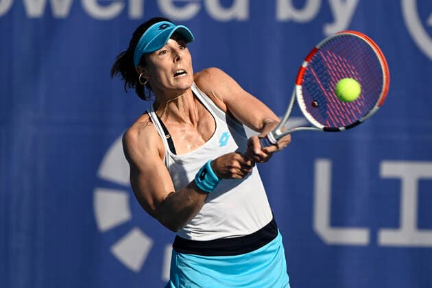 Alize Cornet of France plays against Czech Linda Noskova during the Livesport Prague Open WTA, Tennis Damen women’s tennis tournament, round of 16 match in Prague, Czech Republic, July 28, 2022. (CTKxPhoto OndrejxDeml) CTKPhotoP2022072806897 