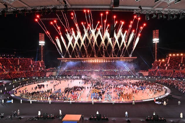 COM22 OPENING CEREMONY, Fireworks explode over the stadium during the Opening Ceremony of the XXII Commonwealth Games at Alexander Stadium in Birmingham, England, Thursday, July 28, 2022.( NO ARCHIVING, EDITORIAL USE ONLY, NO USE IN BOOKS WITHOUT CONSENT BIRMINGHAM UNITED KINGDOM  Copyright: xDARRENxENGLANDx 20220729001684227728