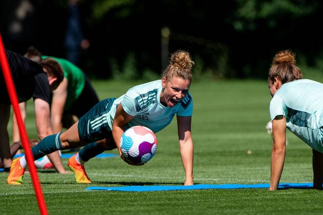 Linda Dallmann Germany 16 , GBR, Training Germany, Football UEFA Womens EURO 2022, 29 07 2022, Preparation Final GBR, Training Germany, Football UEFA Womens EURO 2022, 29 07 2022, Preparation Final Watford Copyright: xEibner Memmlerx EP_MMR