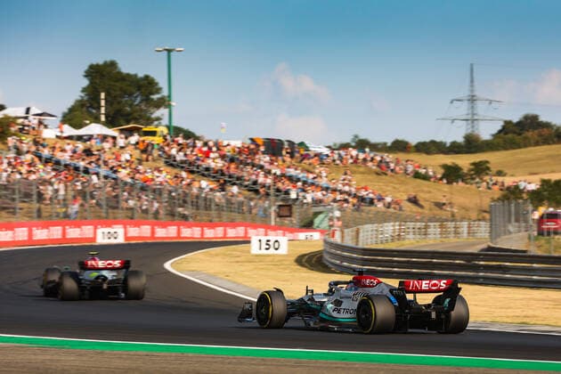 63 RUSSELL George (gbr), Mercedes AMG F1 Team W13, action during the Formula 1 Aramco Magyar Nagydij 2022, Hungarian Grand Prix 2022, 12th round of the 2022 FIA Formula One World Championship, WM, Weltmeisterschaft from July 28 to 31, 2022 on the Hungaroring, in Mogyorod, Hungary - F1 - HUNGARIAN GRAND PRIX 2022 DPPI Panoramic  00122030_AV6_6205